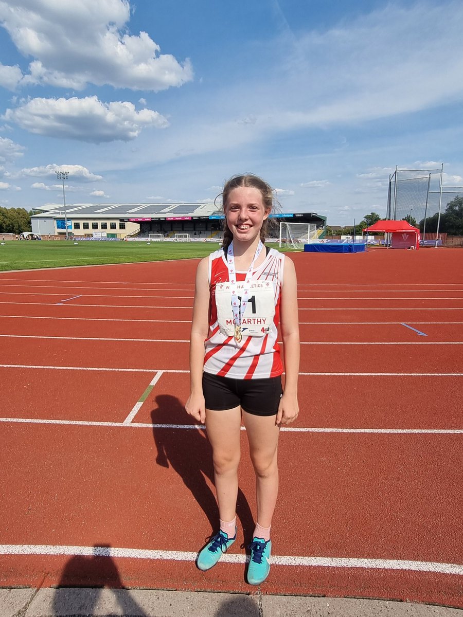 bexheartsu's tweet photo. 🏴󠁧󠁢󠁷󠁬󠁳󠁿🥇 Welsh Champion 🥇🏴󠁧󠁢󠁷󠁬󠁳󠁿
U13s Welsh Champion in the High jump. 5 events over 2 days in 33° heat and PBs in every single one, topped off with this gold. Super proud Mammy ❤️❤️❤️❤️ @WelshAthletics https://t.co/wtEXj3WcQK