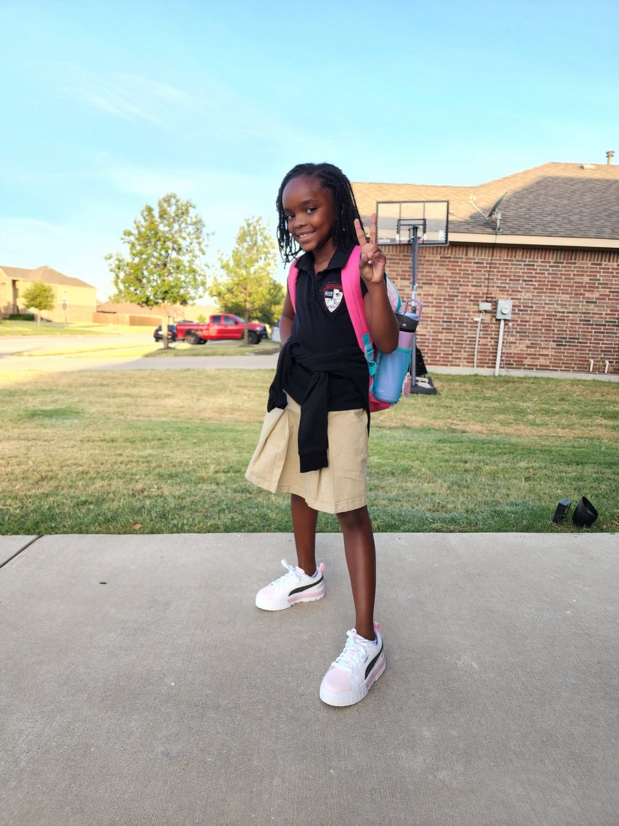 TeriGRealtor's tweet photo. It's official! We have a 4th grader and a PreK student starting school today! Let's get these scholars off to a great school year!  #CollegiatePrep #DesotoPrivate #FirstDay #GotMyHouseBack https://t.co/qzpu3gEkt3