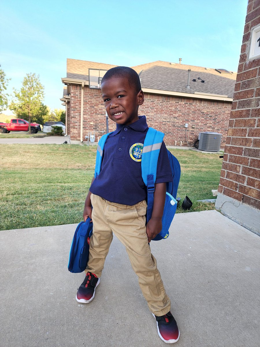 TeriGRealtor's tweet photo. It's official! We have a 4th grader and a PreK student starting school today! Let's get these scholars off to a great school year!  #CollegiatePrep #DesotoPrivate #FirstDay #GotMyHouseBack https://t.co/qzpu3gEkt3