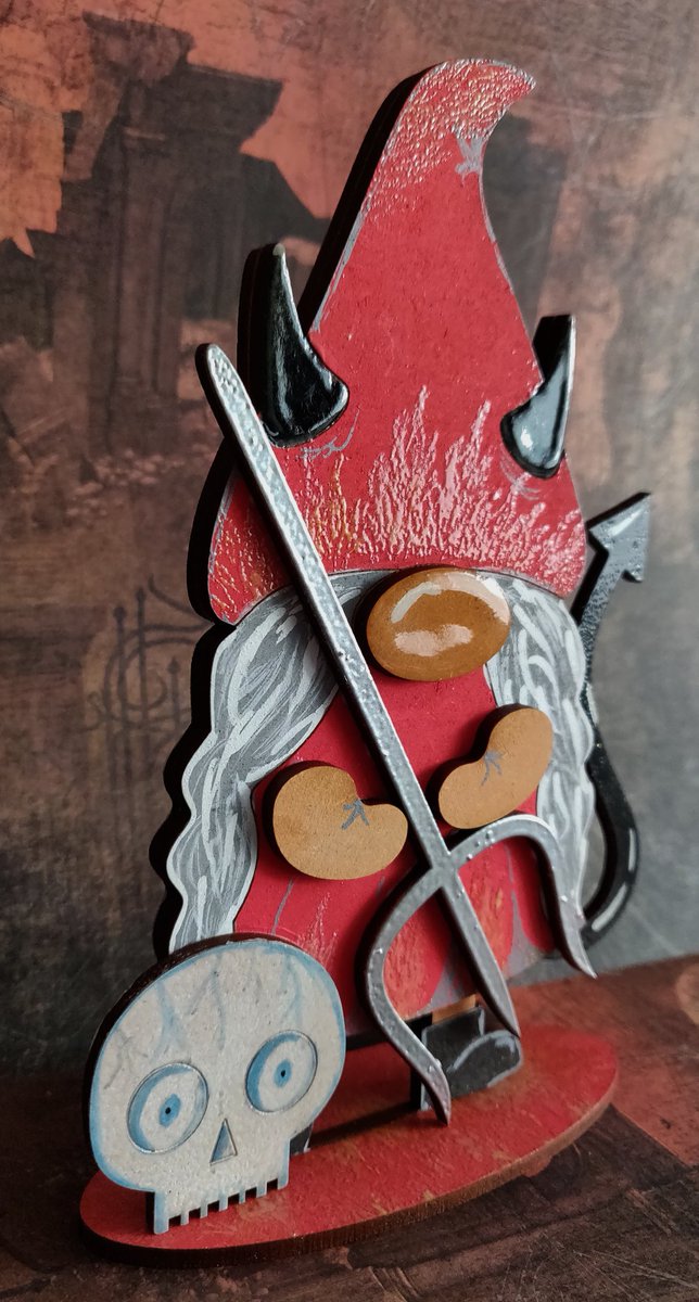 InnerCraftiness's tweet photo. Hope everyone survived the crazy hot weather over the last few days 🔥
It was good to get back to creating today, with Devilah the devilishly good girl gnome 😈🔥
#Halloween #gnome #gonk https://t.co/qZeE3T69BA