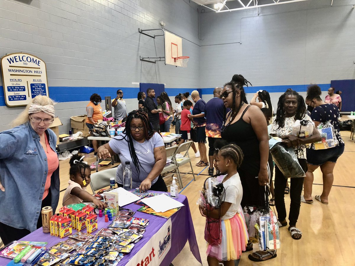 GusHernandezSr1's tweet photo. Awesome time @RoToUca with their back to school bash. Blessed @silverdalebc @sbcmissions to partner with other churches &amp; businesses to bless many kids. Grateful to https://t.co/se8BTFtfeE for all the support and @silverdalebc Primetimers for the supplies! https://t.co/dFMhFZPHaD