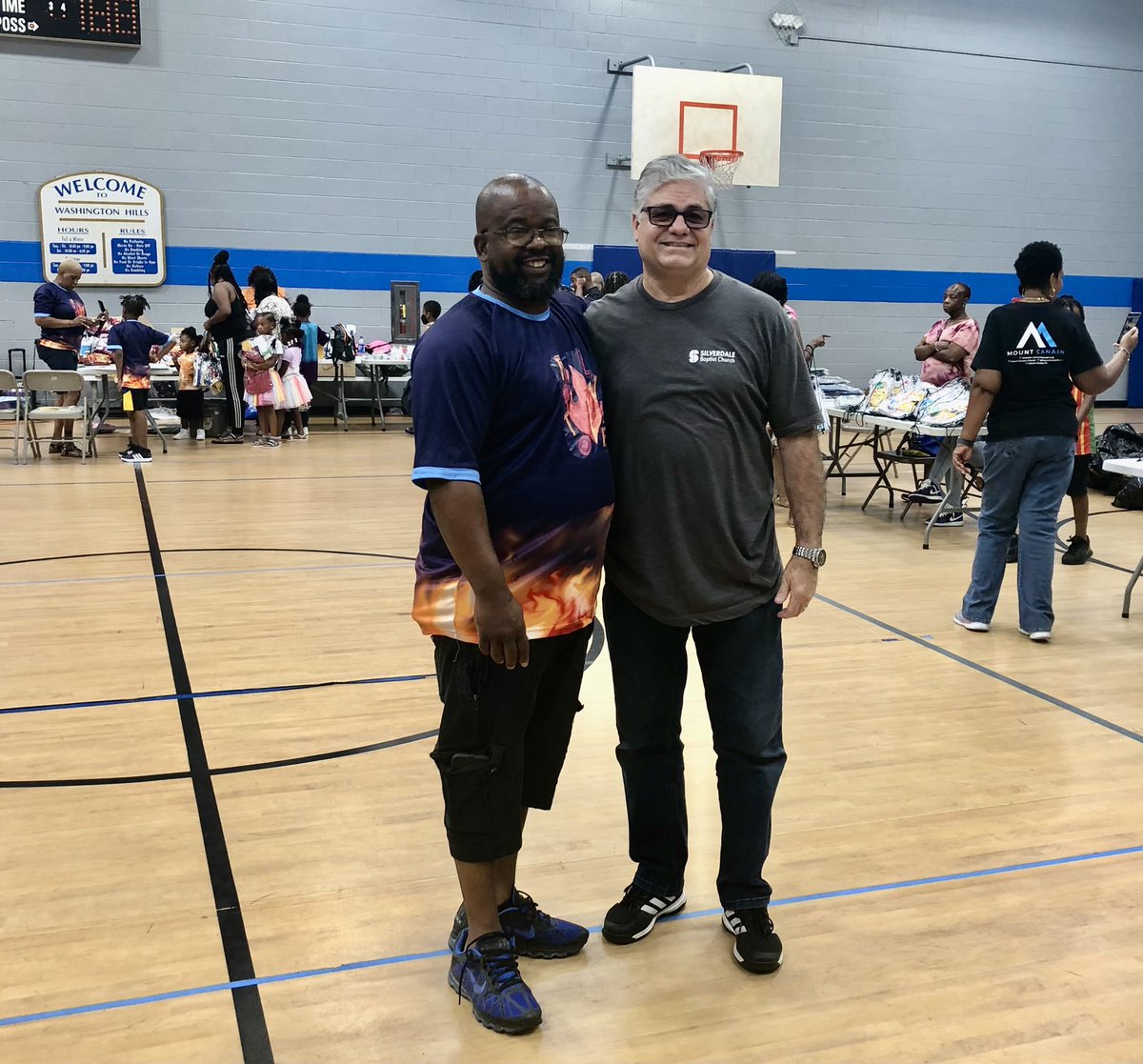 GusHernandezSr1's tweet photo. Awesome time @RoToUca with their back to school bash. Blessed @silverdalebc @sbcmissions to partner with other churches &amp; businesses to bless many kids. Grateful to https://t.co/se8BTFtfeE for all the support and @silverdalebc Primetimers for the supplies! https://t.co/dFMhFZPHaD