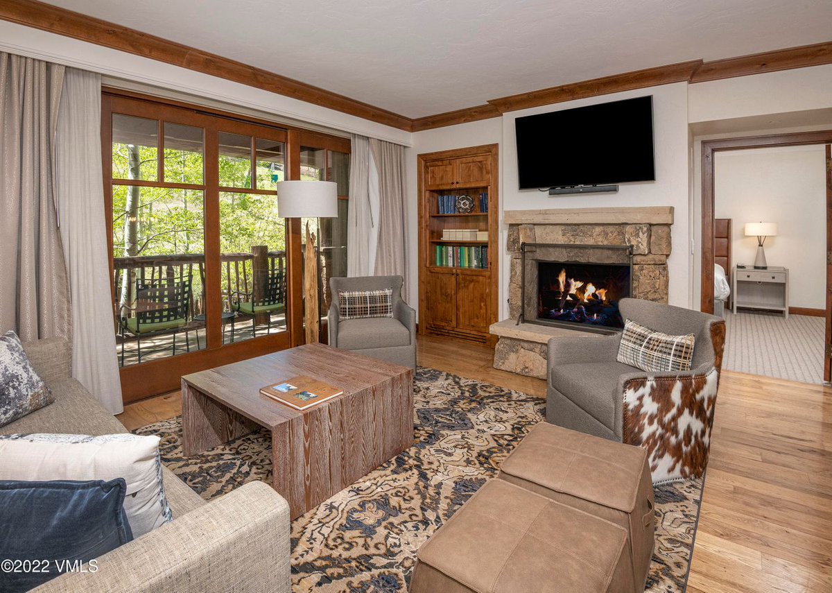 YourVailHome's tweet photo. What a great way to ensure future family gatherings. 
This two-bedroom luxury fractional ownership is for two winter weeks, and one summer week, with ski passes (up to six per day in winter weeks) good for both Vail &amp; Beaver Creek Mountain!  
Learn more: https://t.co/R8HklcpYXd https://t.co/3VJdgw5puL