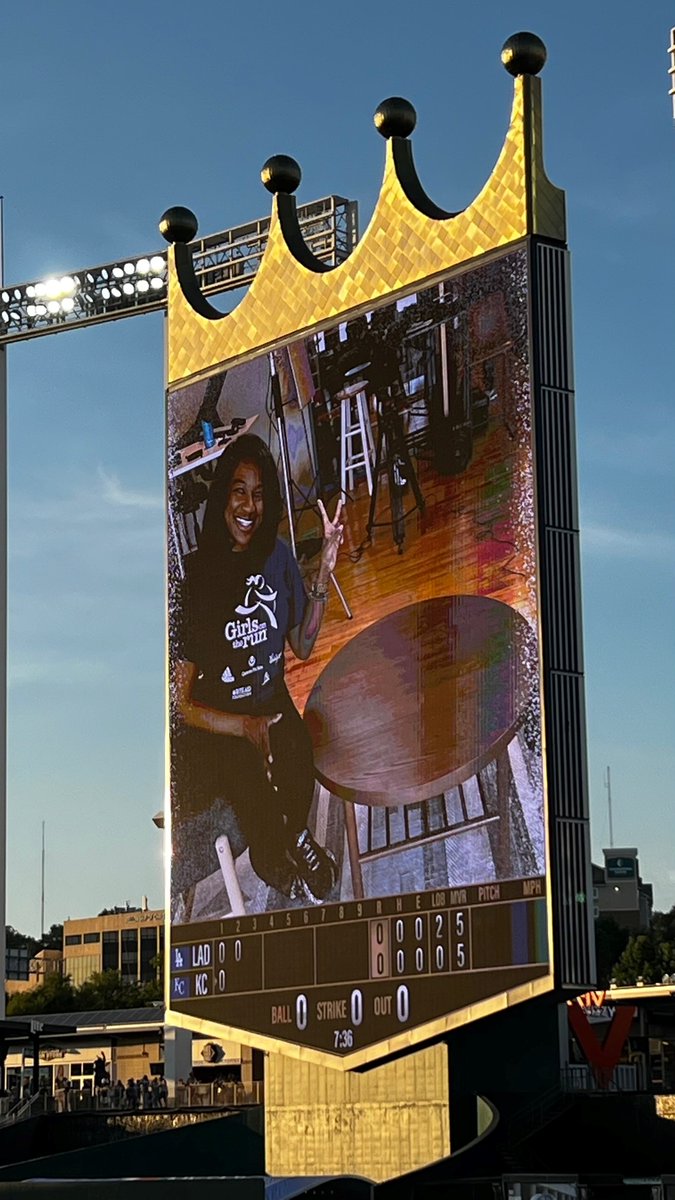 Much gratitude to Royals Charities for honoring longtime Girls on the Run Lead Coach DeAirra Trent in the Buck O’Neil Legacy Seat this weekend, one of the greatest Kansas City honors for people impacting the community. #kansascity #royalscharities #kcnonprofit #gotrkc