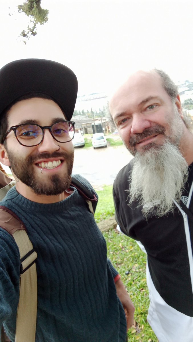 juanmarino_uy's tweet photo. Yo siempre saliendo mal en las fotos 💁😅
Obrigado #FMCultura 📻 e #TVERS 📺 pelo convite 👏🇧🇷
Gracias @fansmusicauy por dejarme conocer al gran Paulo Zê! 🇧🇷👏 https://t.co/LP0KyMeFPE
