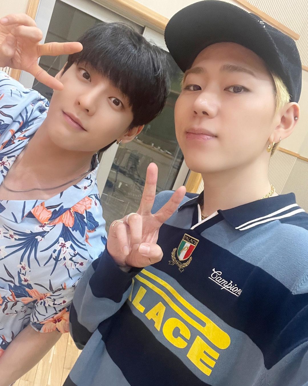 Zico Staff 2815 Btob S Kiss The Radio Instagram Zico With Minhyuk From His Visit To Kiss The Radio Zico 지코 T Co Jbjlktrlno Twitter