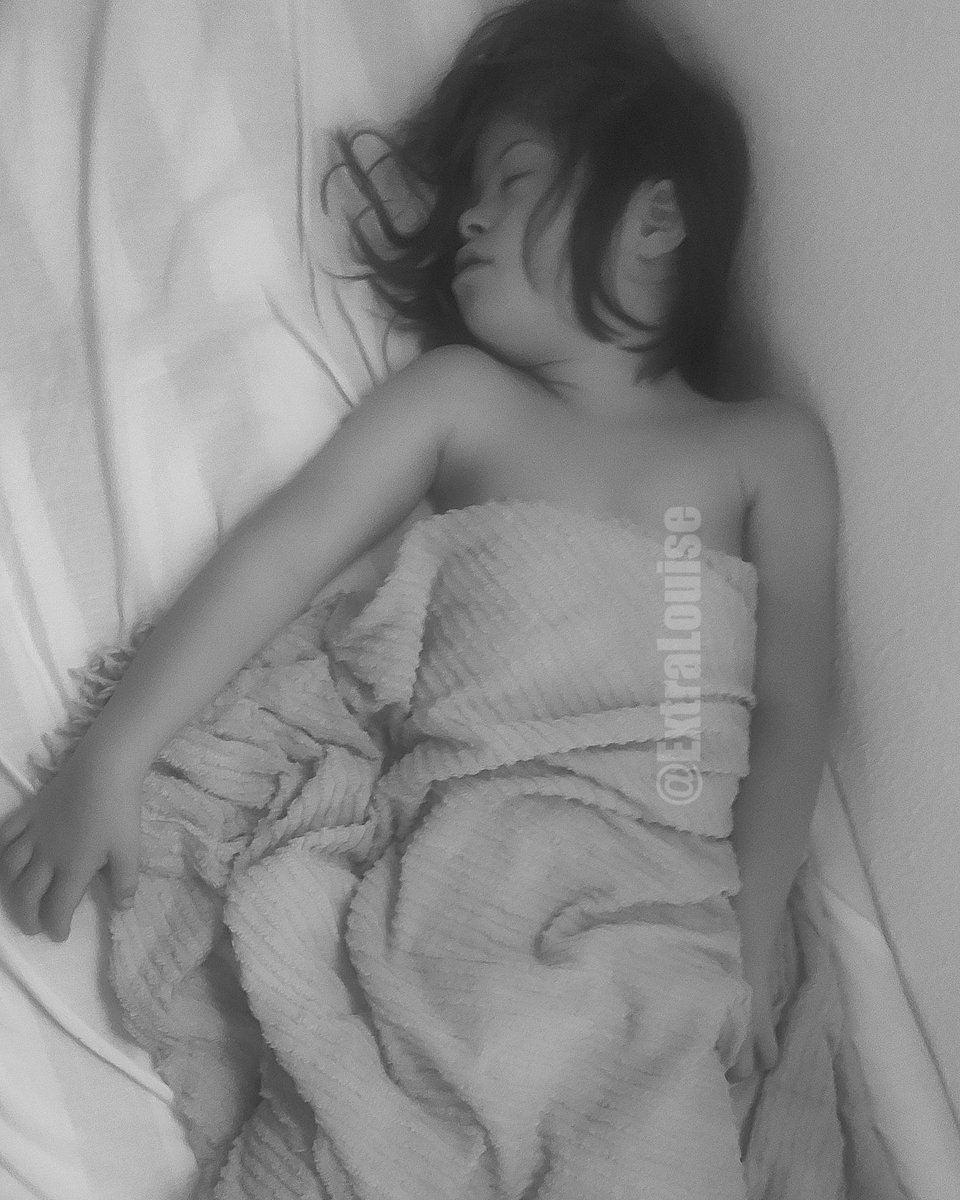 ExtraLouise tweet media