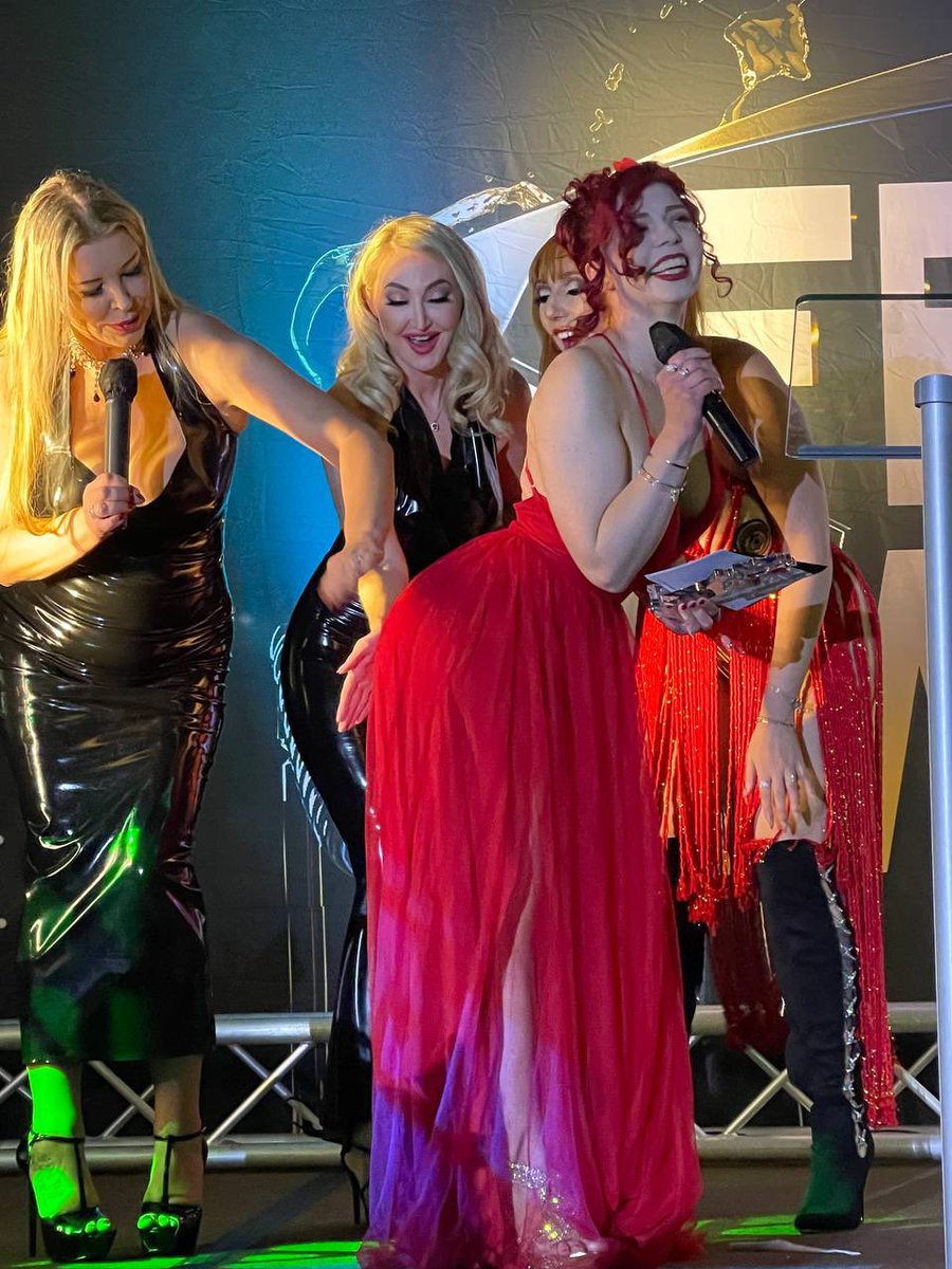 I will be sharing photos of the <a href="/FetishAwards/">Fetish Awards</a> soon!!! <a href="/KendraJamesxox/">Kendra James ❤ KendraJames.com❤</a> <a href="/LudellaHahn/">Ludella Hahn</a> <a href="/LaurenFillsUp/">Lauren Phillips ™</a>