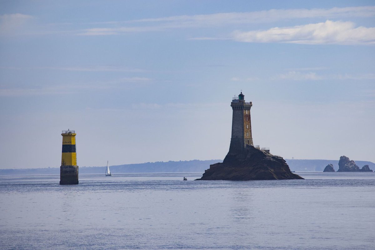 Rixilement's tweet photo. Phare de la vieille, temps calme https://t.co/d1q0U0iPAa