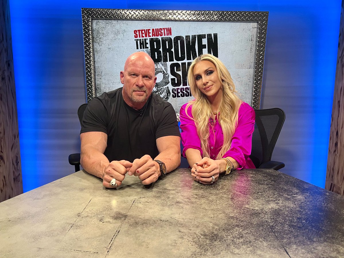 MsCharlotteWWE's tweet photo. 😎😎 
@steveaustinBSR https://t.co/U6eQ549Hqo