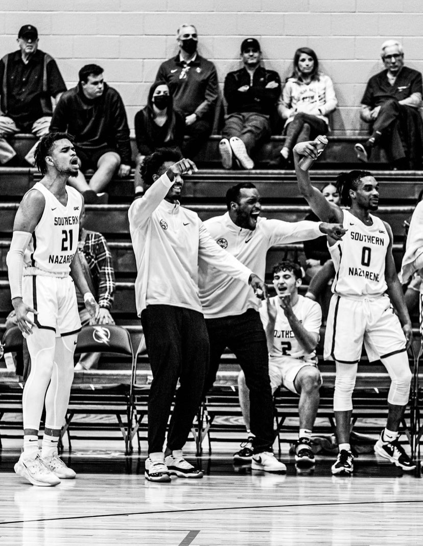 BGRod1's tweet photo. Mannn jus wanna give a quick S/O to my dawg @CoachCJ21 as he starts his new journey in Texas! You have overcome so much and I’m so excited to see you grow as coach! Good Luck brother🤝🏾💯 https://t.co/8HvCi648ls