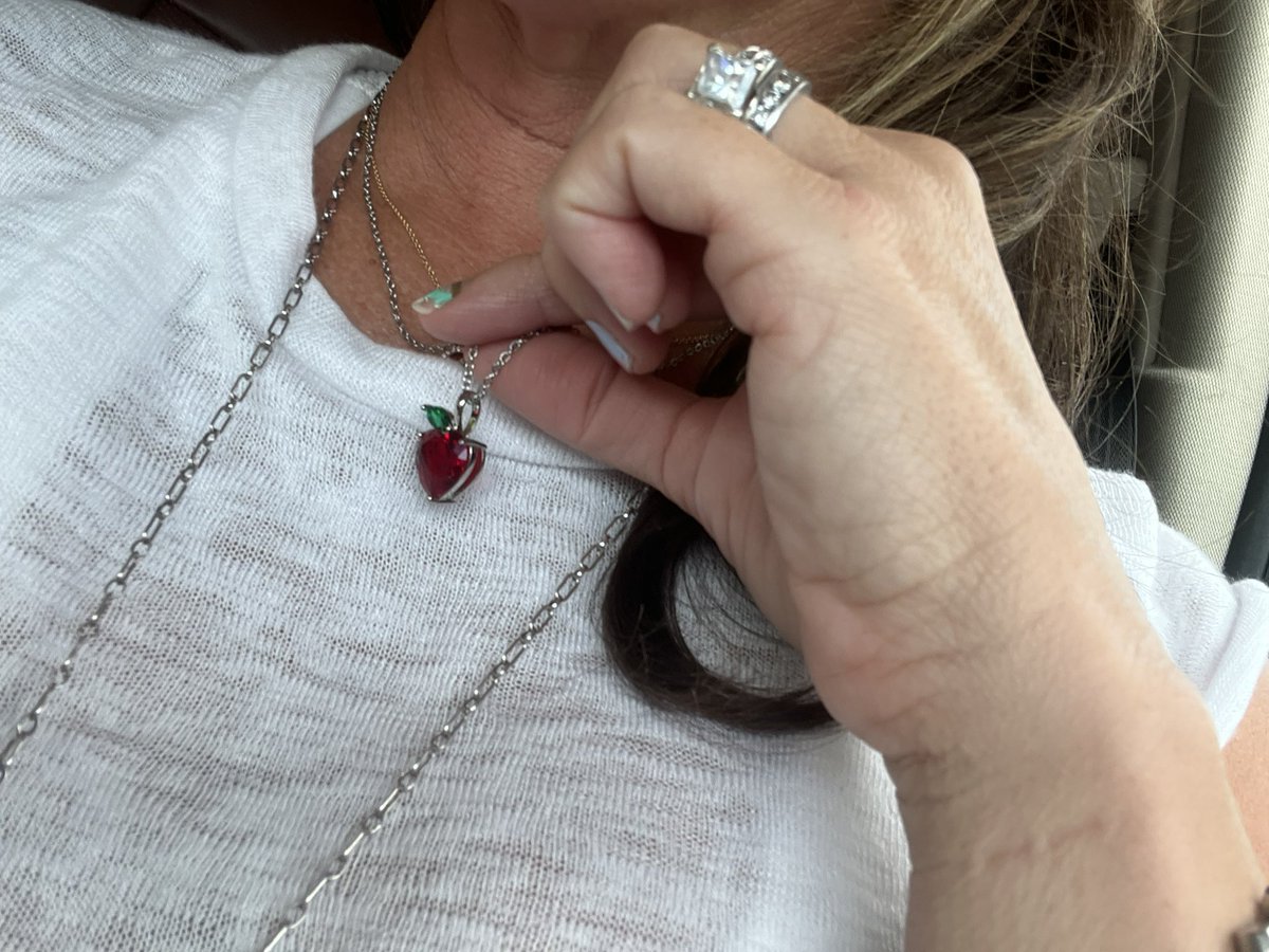 angieskinner5's tweet photo. Never Fails… every time I come home to see my lil mommy, one of my JHS girls picks me up with ❤️🦋❤️ #lilApple #smalltown #friendship https://t.co/8ztJ6GuIuu