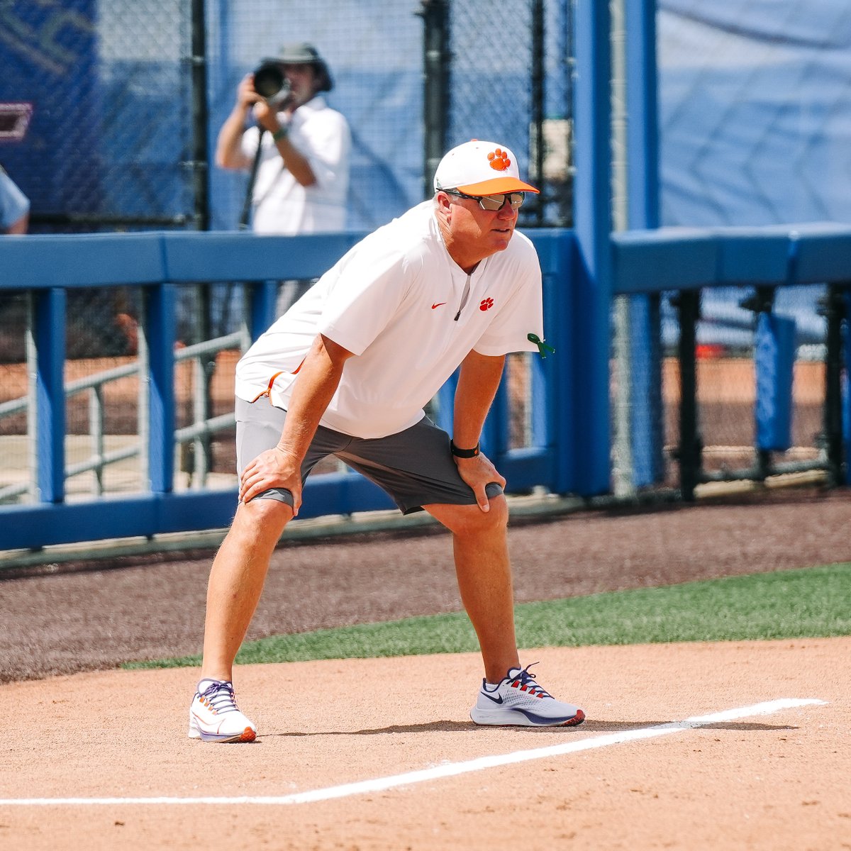 clemsonsoftball's tweet photo. Sending a HAPPY BIRTHDAY shoutout to Head Coach John Rittman! 🥳🎂 https://t.co/0xR3fTG5j8