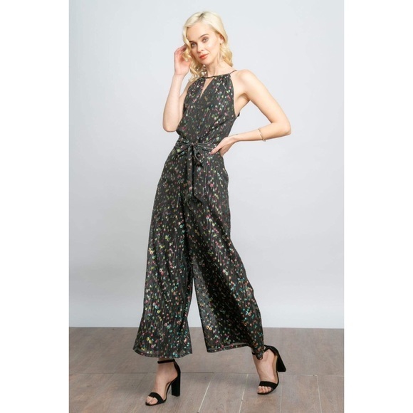 kate_vine_'s tweet photo. So good I had to share! Check out all the items I'm loving on @Poshmarkapp #poshmark #fashion #style #shopmycloset #levis #anthropologie #stevemadden: https://t.co/wP5y8ePaK0 https://t.co/7qsVxsXao8