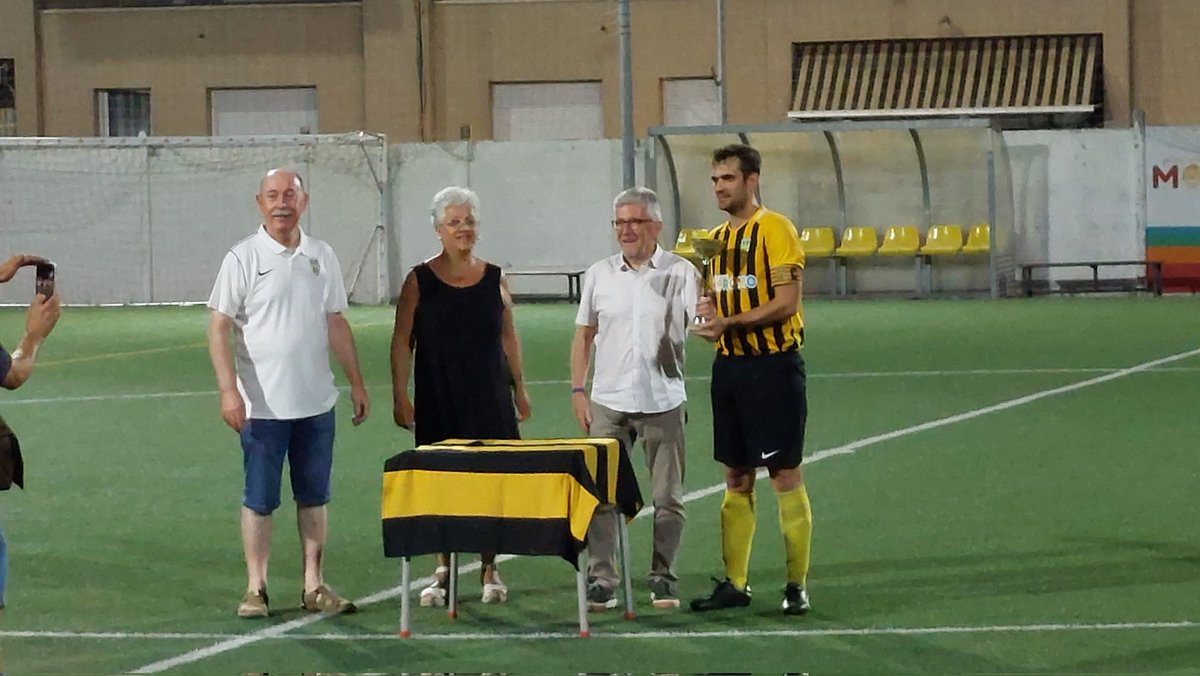 Aj. de Capellades tweet media