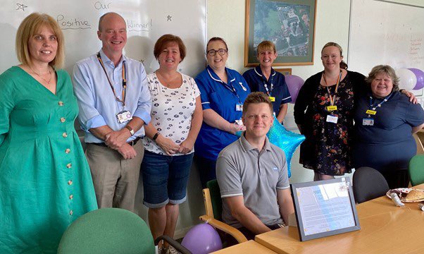 UCRBassetlaw's tweet photo. What a wonderful start to the week! Today we welcomed our Chief Exec @JohnBrewinNHS  to present @WilliKarNottsHC with his Trust 🌟Positive Star award 🌟 Perfect recognition of the amazing work taking place every day, &amp; we even managed to keep it a secret 🤫 🥳 https://t.co/5Lwr35zyXL