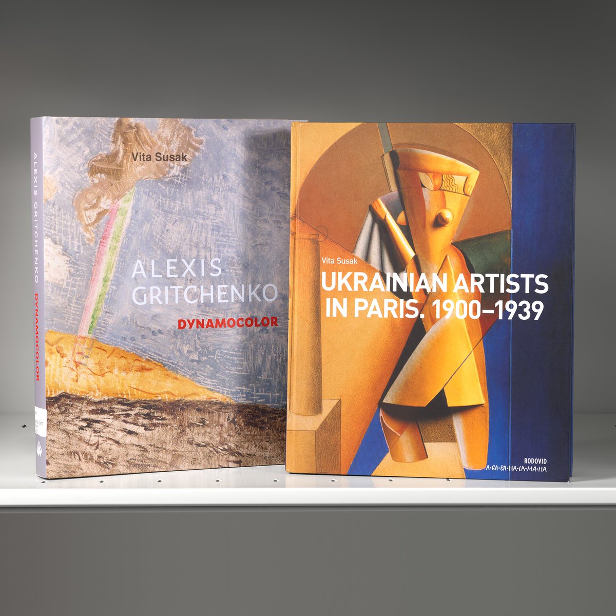 frickcollection's tweet photo. The #FrickLibrary's August reading list examines how Ukrainian artists have explored their home country’s history and culture through time. You can see these books and more at the reading room at #FrickMadison, which is free and open by appointment. 📚 https://t.co/h7AaoG88vk https://t.co/mHZoa6Fl9i