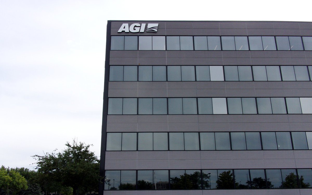 AgGrowthIntl's tweet photo. Driving by 263 Shuman Blvd in Naperville, IL, you might notice something new and shiny on the side of the building!

📍The Shuman 

#FacadeSign #NewFacade #AGINaperville #WeAreAGI #TheShuman https://t.co/IYJgToxNSo