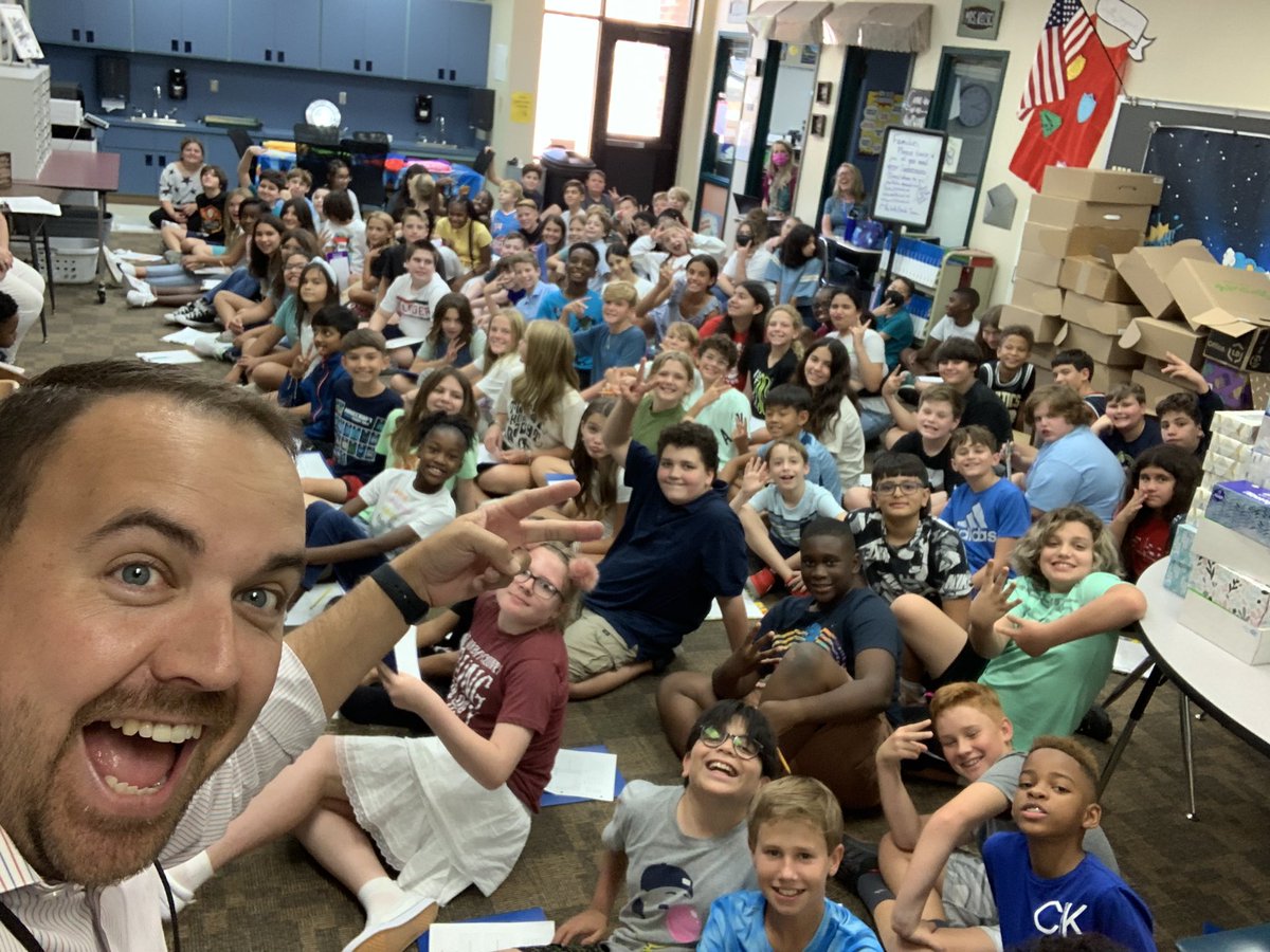 PrincipalDad's tweet photo. @Butler_Elem Families,
We’ve had a #SuperFirstDay of school!
Please share your photos of your Bronco’s 1st Day and tag us along with #SuperFirstDay! https://t.co/mdBRgN6BKv