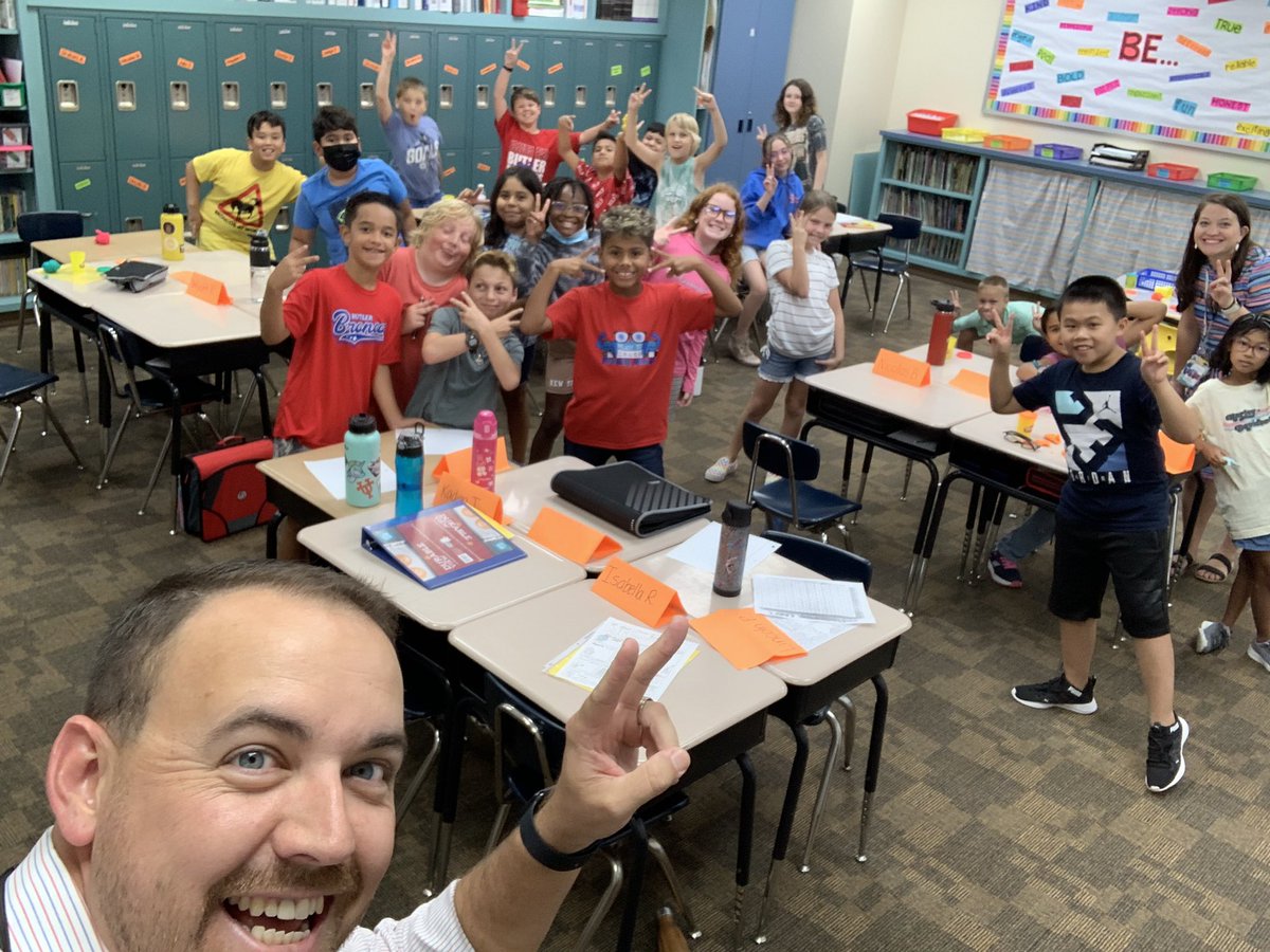 PrincipalDad's tweet photo. @Butler_Elem Families,
We’ve had a #SuperFirstDay of school!
Please share your photos of your Bronco’s 1st Day and tag us along with #SuperFirstDay! https://t.co/mdBRgN6BKv
