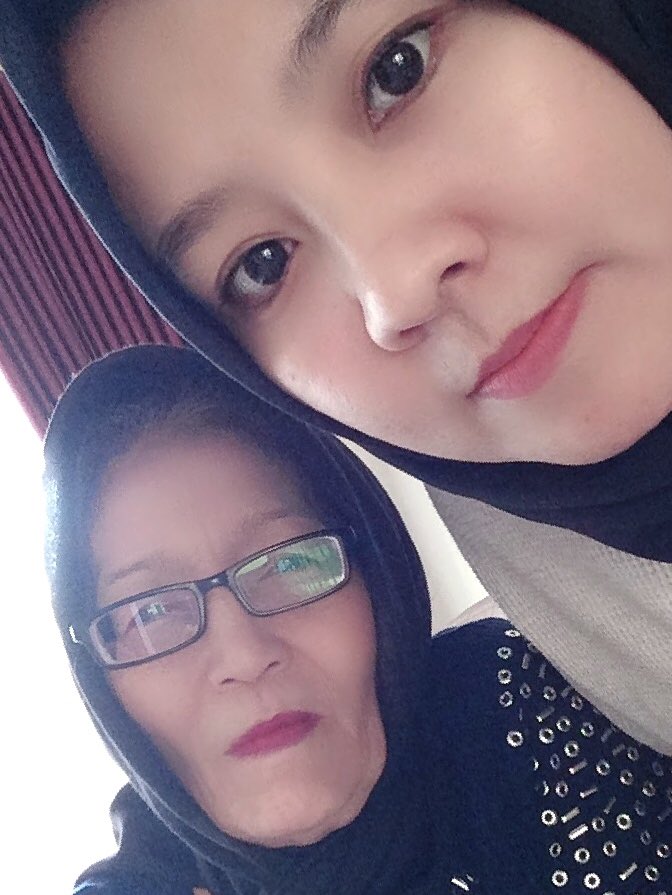 wisha_85's tweet photo. Selamat Ulang Tahun mamah.. Semoga mamah selalu disayangi Allah swt. dan diberikan keberkahan umur serta kebaikan.. Lekas pulih, sehat seutuhnya.. mah, teteh sayang mamah 🥹❤️ https://t.co/P7uABupB4i
