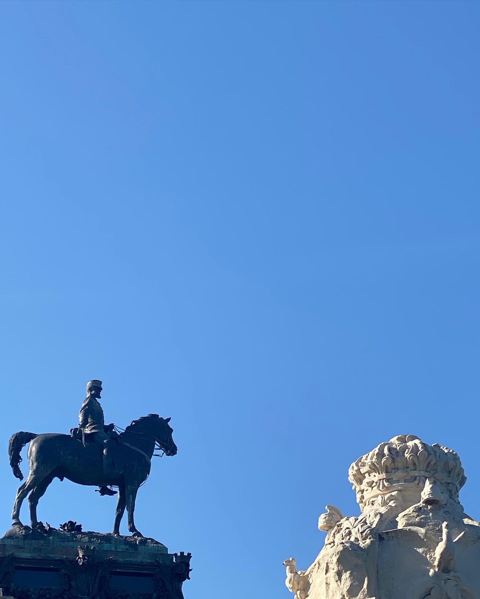 HichamEnhaili's tweet photo. #ElRetiro : packed with monuments, galleries, statues, lakes and magnificent buildings.
#elretiromadrid #madrid #spain #travel #city #discovernewplaces #statues #sightseeing #visitspain #SimplySelectofficial #SimplySelectexperience #SimplySelectaatitsbest https://t.co/OPayEY7MWq