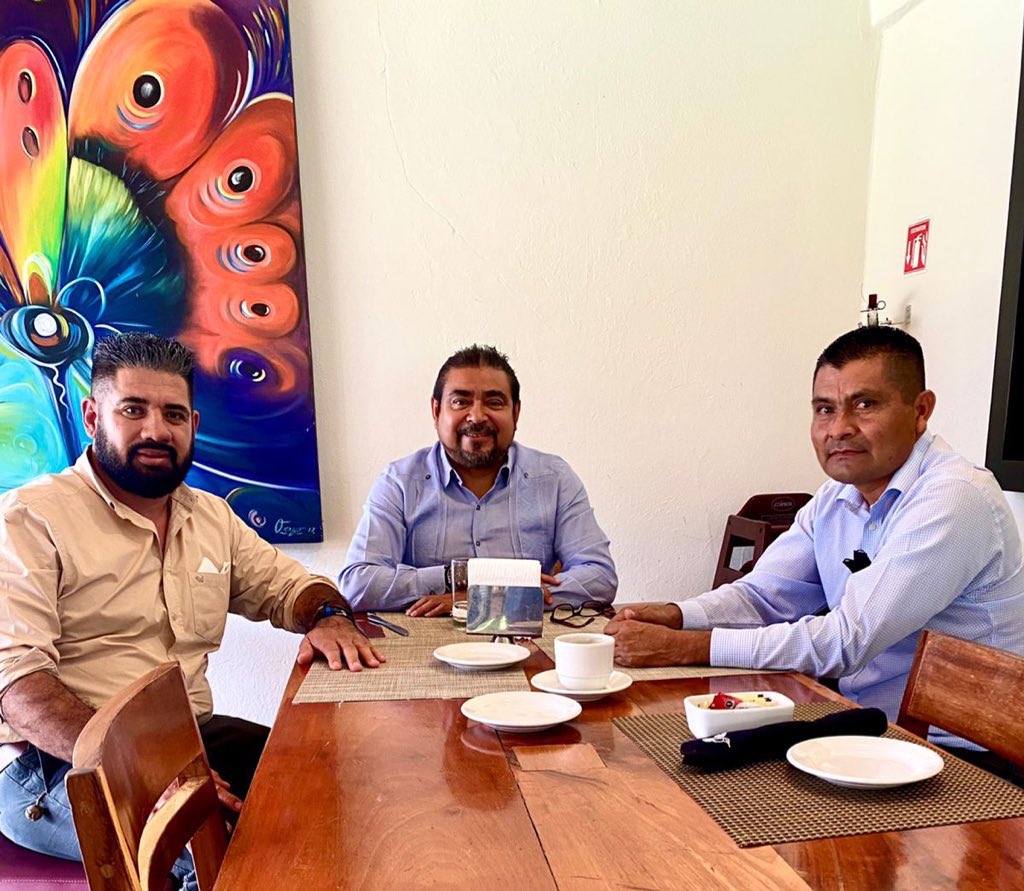 Tuve una productiva reunión con el alcalde de Ayoquezco de Aldama, Zimatlán; Manuel Ortíz Quintero, y mi amigo Romeo Hernández Díaz (<a href="/romeohd/">Romeo Sixto Hernández Díaz.</a>)