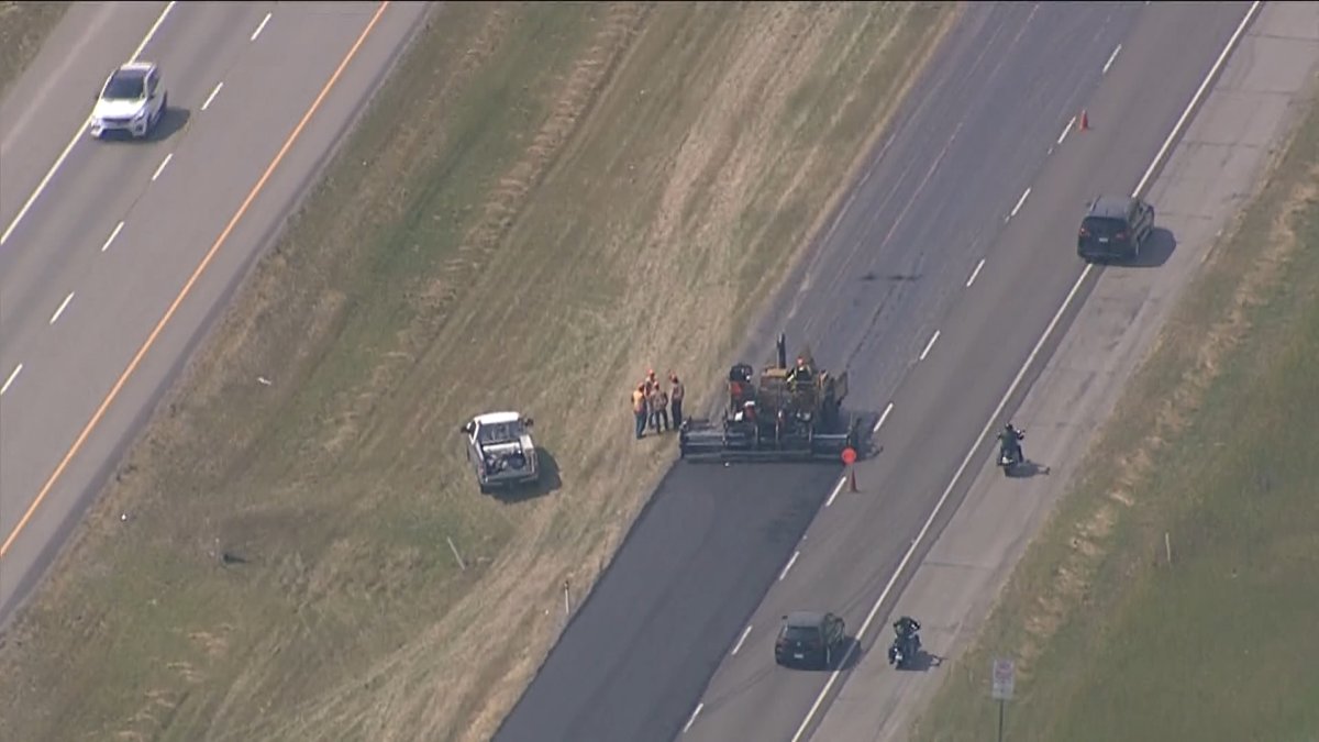 piscatorken's tweet photo. Huge backups on WB Highway 1 because of paving around Morley.  Some drivers stuck for more than an hour with traffic at a virtual standstill between Morley and Scott Lake Hill.  Best to find another route if you can.  @GlobalCalgary @CTNCalgary @Phil_G_Jensen https://t.co/iKpTVwuJWr