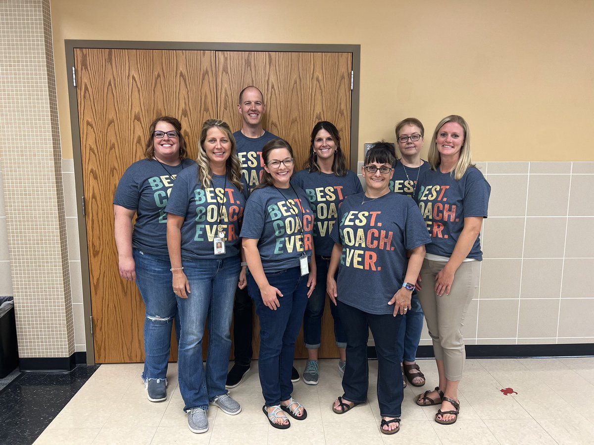 SfsdInTheMiddle's tweet photo. Best. Coaches. Ever. @SfsdInTheMiddle #BridgingtheGap https://t.co/5lxU7r0I8s