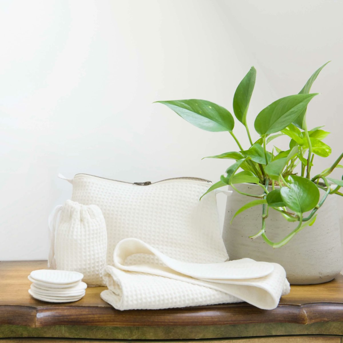 Relax and unwind...

From lightweight waffle cotton bathrobes and handy washbags to re-usable face pads, we have everything you need to create the ultimate at-home spa. 🌿 

buff.ly/3sjpWe5 

#soakandsleep #wakeuptobettersleep #spa #beauty #skincare