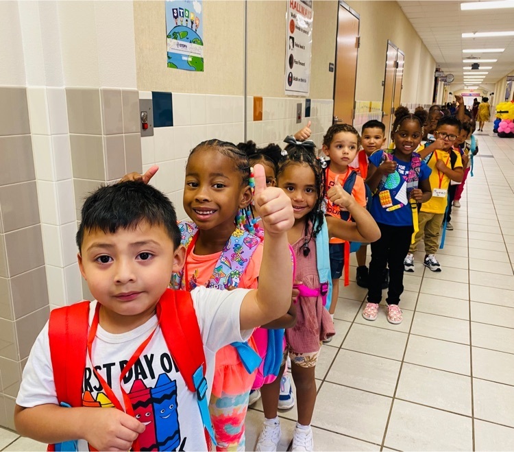 Ms. Struggs’ HeadStart Bulldogs had a great first day! 🐾