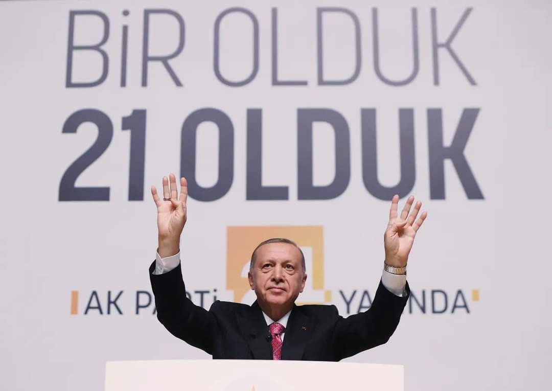 ak_kastamonu's tweet photo. Cumhurbaşkanımız @RTErdogan hitaplarıyla; @Akparti ’mizin 21. Kuruluş Yıl Dönümü Programımızı gerçekleştirdik.

21 yıldır milletimize hizmet yolunda ilk günkü aşkla #DurmakYokYolaDevam 

Birlik ve beraberliğimiz daim olsun… 

#BirOlduk21Olduk https://t.co/cICCEq3woF