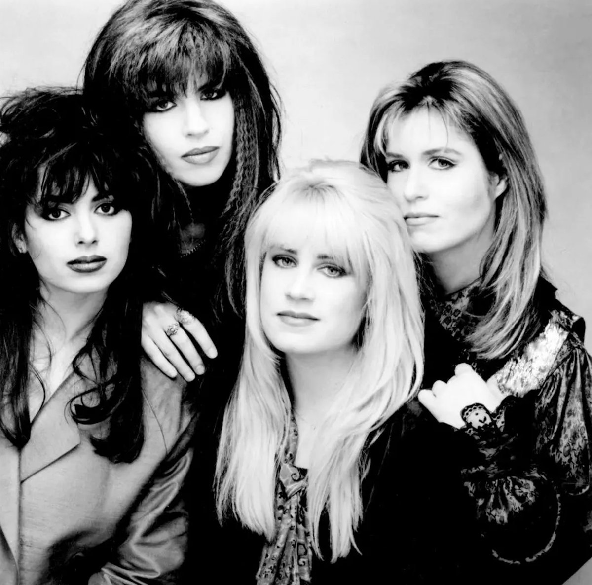 magic973fm's tweet photo. Las Bangles recordándote que hoy sólo fue un Manic Monday. #magic #tuvidaenmusica #magiclovers #thebangles https://t.co/vqoDL8jKGR