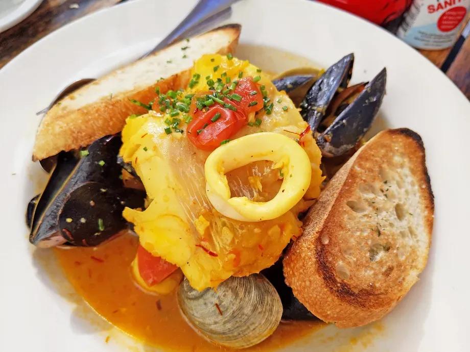 Bistro La Source tweet media