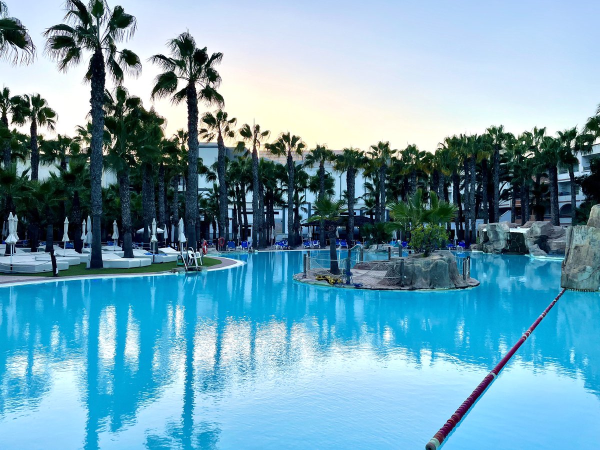 chris33nat's tweet image. Back to reality after 2 amazing weeks in Spain 🇪🇸 We stayed in El Portus and then Vera Playa Club Hotel. Both highly recommended !