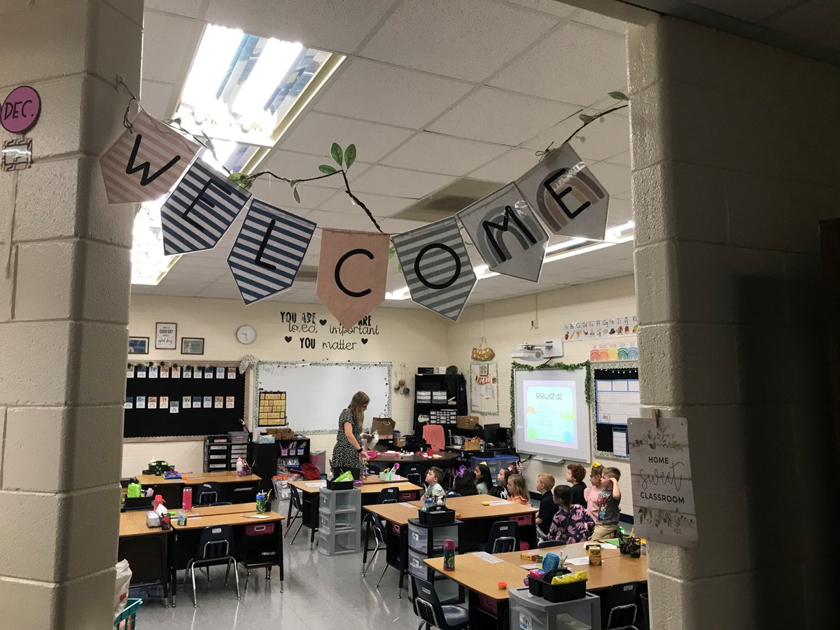 EastAiken's tweet photo. 1st Day was AWESOME @EastAiken!  #WelcomeBackEA #SoaringToNewHeights https://t.co/x9DiRxZ9e7