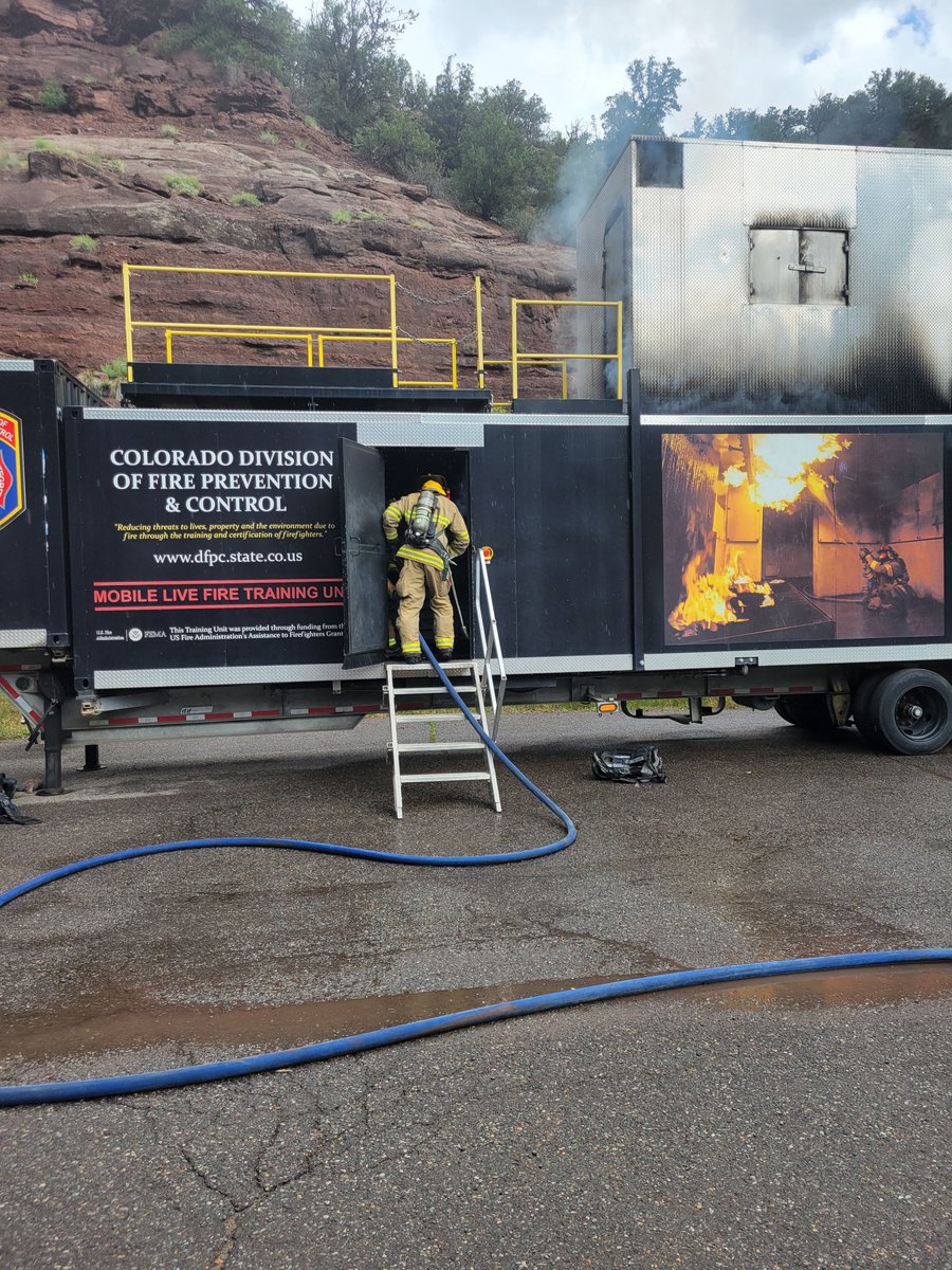 TellurideFPD's tweet photo. Telluride Fire Protection District fire training with Colorado Division of Fire Prevention and Control Monday at station 3. Protecting you and yours. #dfpc #firetraining https://t.co/NDpXWN2eb3