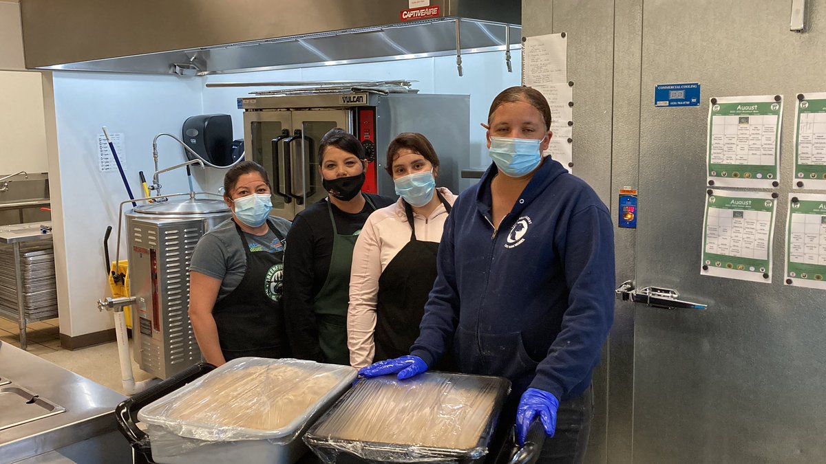 VVMS_Principal's tweet photo. Awesome lunch today.. Thx to all cafeteria staff👍 @ASA_PolarBears @zjgalvan @LCortezGUSD @verodher #AllMeansAll #GUSD https://t.co/bjwCEw5ovb