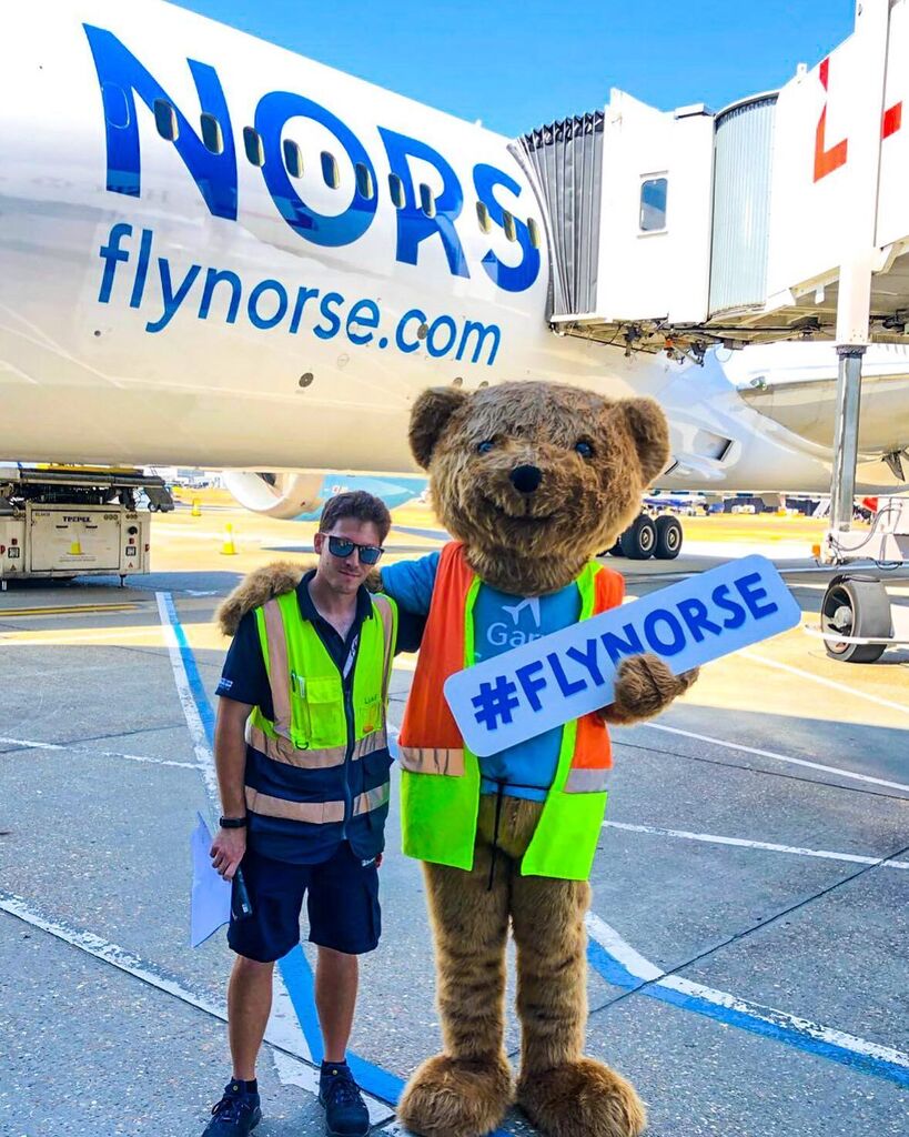 LGrima's tweet photo. HASHTAG #FLYNORSE with @garygatwick 
⚪️
⚪️
🔵
@flynorse @gatwickairport #LGW #GatwickAirport #Gatwick #RampLife #AirportLife #AVGeek #Aviation #AviationDaily #InstaPlane #InstaAviation #MegaPlane #OwnTheSkies #PlanePics #Airside #TeamGatwick #HumansOf… https://t.co/GGUI66I8lg https://t.co/I2k5VocIjB