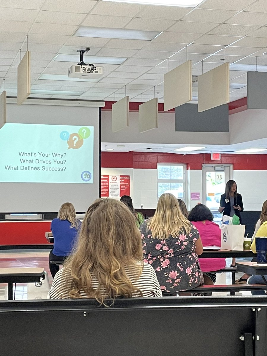 crystalcekal's tweet photo. Amazing start to the first day of new teacher week! I enjoy listening to @maryhavis share stories, @samshuman24 fun interactive icebreakers &amp; getting to know new staff members. #newteacherweek #bsd100 #bsd100inspires https://t.co/La5eNbf4cZ
