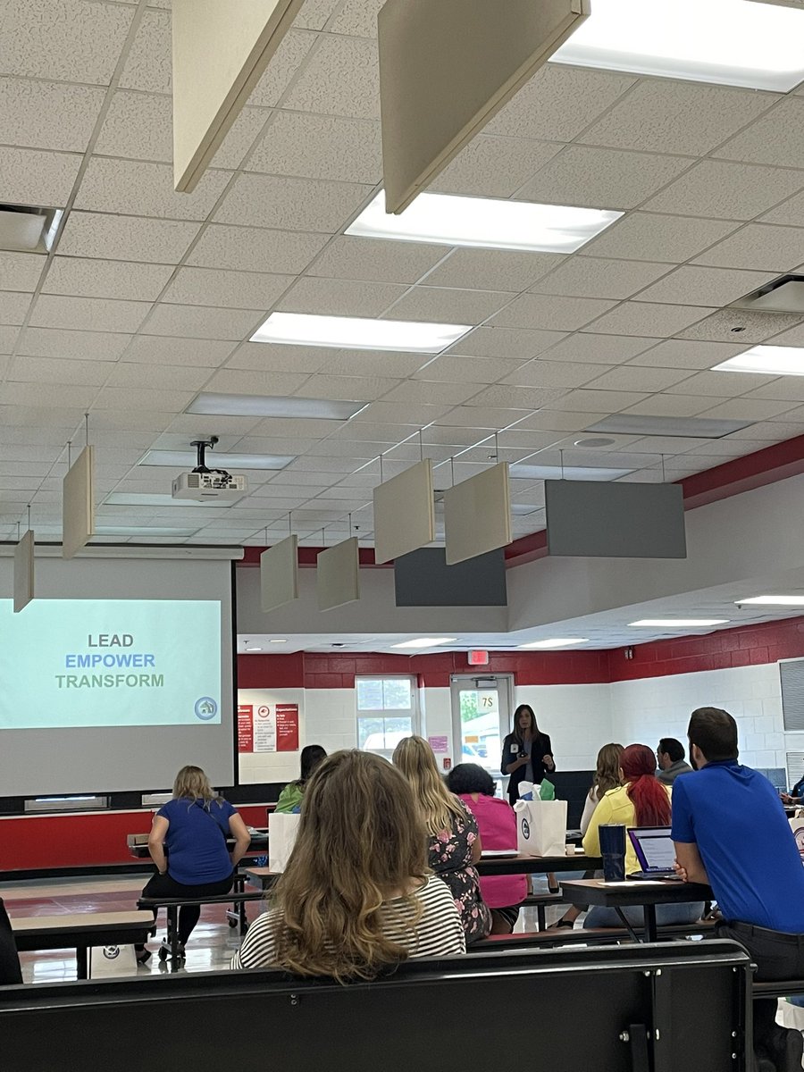 crystalcekal's tweet photo. Amazing start to the first day of new teacher week! I enjoy listening to @maryhavis share stories, @samshuman24 fun interactive icebreakers &amp; getting to know new staff members. #newteacherweek #bsd100 #bsd100inspires https://t.co/La5eNbf4cZ