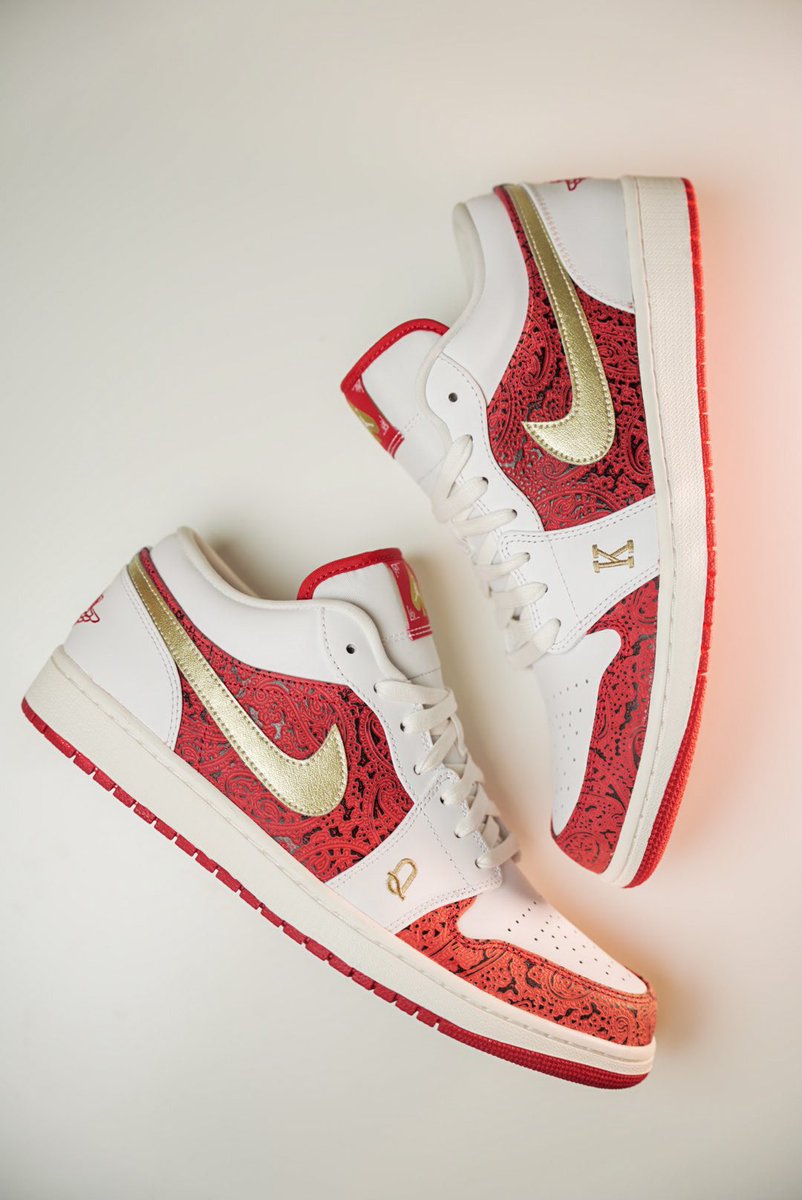 ChaseAllen92's tweet photo. @bignick2483 @nikestore Same fam! https://t.co/TZOym2E6c0