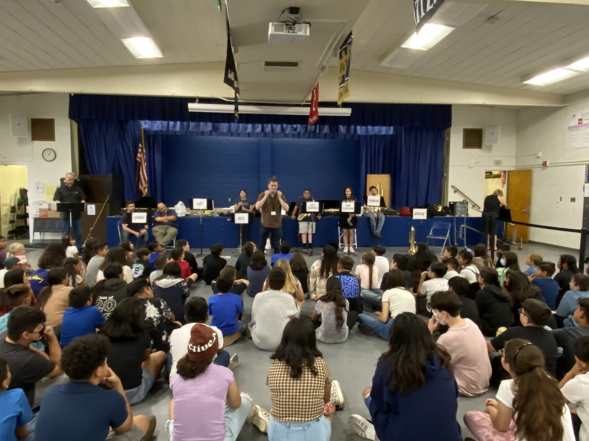 JoshRegerAP's tweet image. CVUSD annual Band on the Run assembly at Marshall! Always great to see all our amazing Chino Valley elementary music teachers pumping up band to our 5th and 6th graders!!