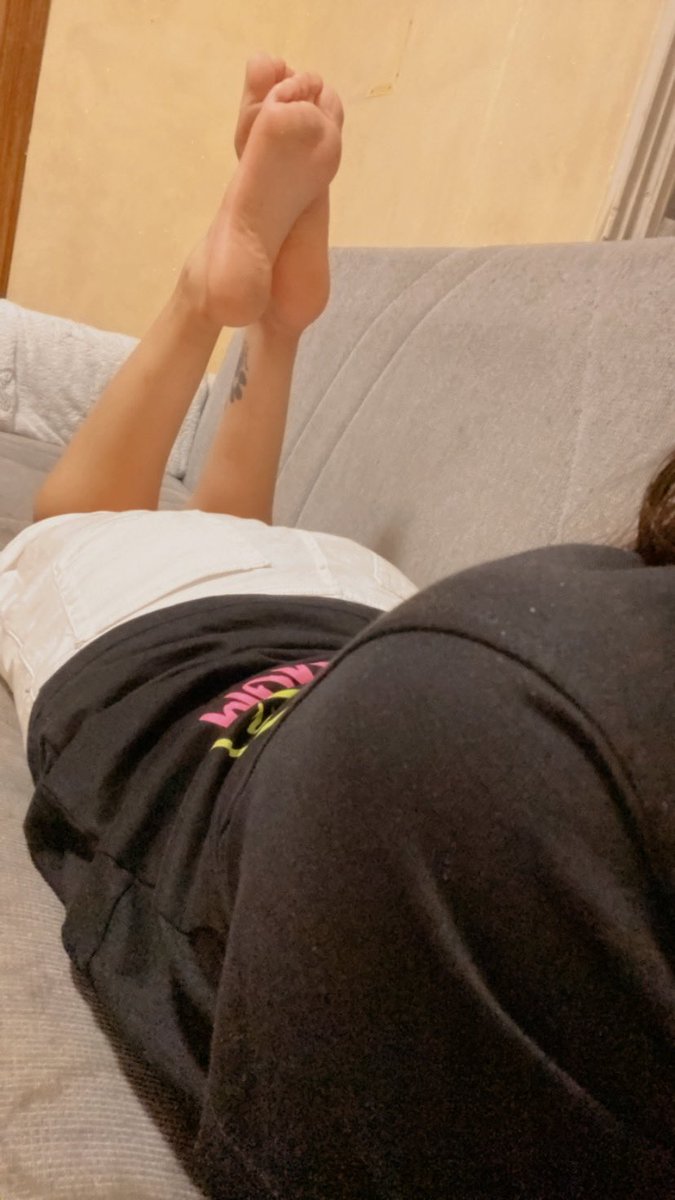 Ladyalexis_f's tweet photo. Avanti..che stai aspettando?
Sono pronta a spremerti come un verme
@findomitalia @PromoFindomRT @MoneysItaliano @Soles4Souls #feetfinder #moneyslave #moneymisstres https://t.co/sQSHVXEocT