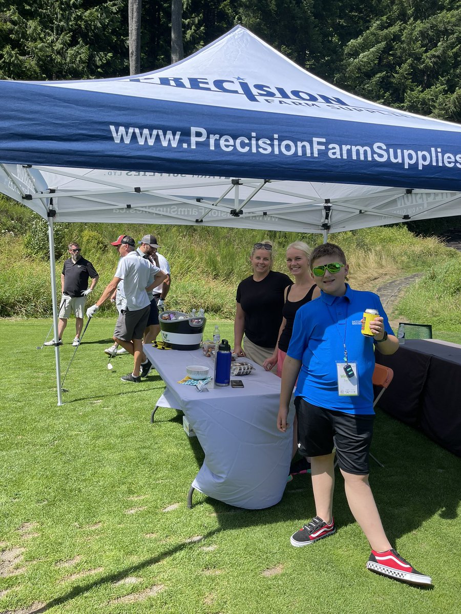 saccomaniacs's tweet photo. #farmwithprecision #ag4autism22 #saccomaniacs #PAFN #AgricultureforAutism #sponsoredbyRBC https://t.co/hv2gwkRHzV