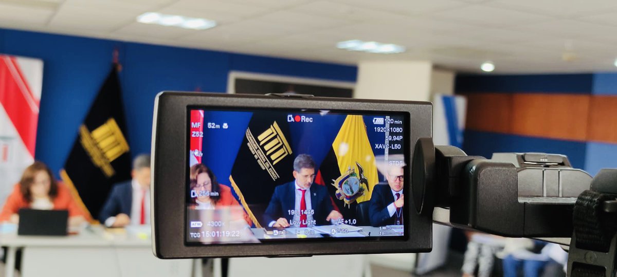 PGEcuador's tweet photo. #Audiencias PGE 🇪🇨| A esta hora se realiza la audiencia sobre el caso #Isaías en #Guayaquil. Asiste nuestro director regional @juanizquierd.
También participan los equipos jurídicos de varias instituciones públicas. https://t.co/mJOSgFQYsX