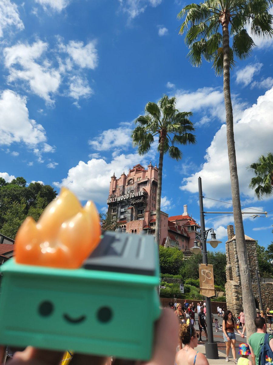 NerfherderSteve's tweet photo. Twilight Zone Tower of Terror!
#DumpyDoesDisney
@WaltDisneyWorld
@100soft https://t.co/rl3lP84U1y