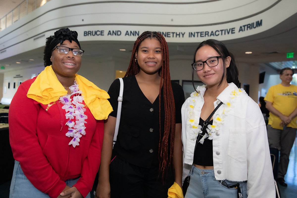 IRSCTheRiver's tweet photo. Today, on each of our campuses, we welcomed #IRSCPromise students for a special event to help them be ready for the Fall semester, which STARTS ON WEDNESDAY! Welcome to IRSC, students!

@FLCollegeSystem @EducationFL #IRSCProud https://t.co/XFICNBeHuo