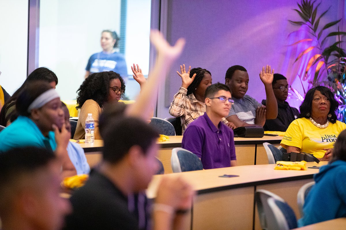 IRSCTheRiver's tweet photo. Today, on each of our campuses, we welcomed #IRSCPromise students for a special event to help them be ready for the Fall semester, which STARTS ON WEDNESDAY! Welcome to IRSC, students!

@FLCollegeSystem @EducationFL #IRSCProud https://t.co/XFICNBeHuo