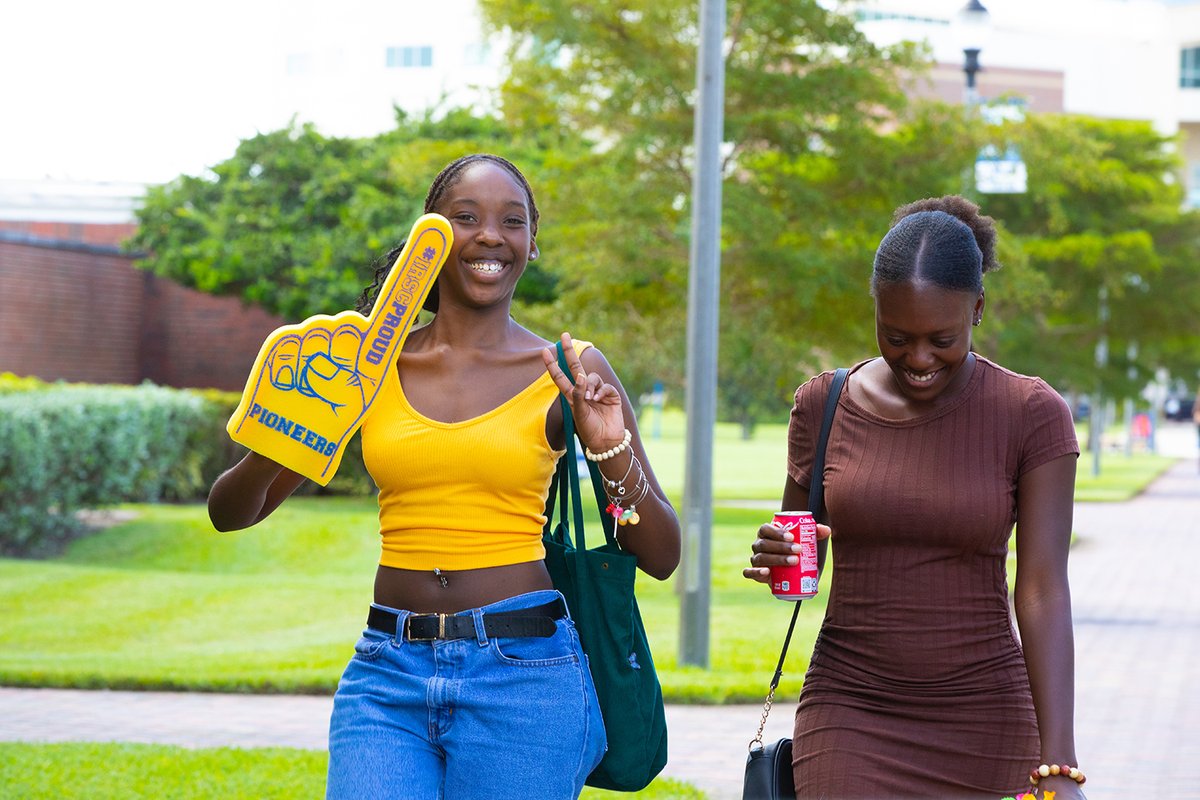 IRSCTheRiver's tweet photo. Today, on each of our campuses, we welcomed #IRSCPromise students for a special event to help them be ready for the Fall semester, which STARTS ON WEDNESDAY! Welcome to IRSC, students!

@FLCollegeSystem @EducationFL #IRSCProud https://t.co/XFICNBeHuo